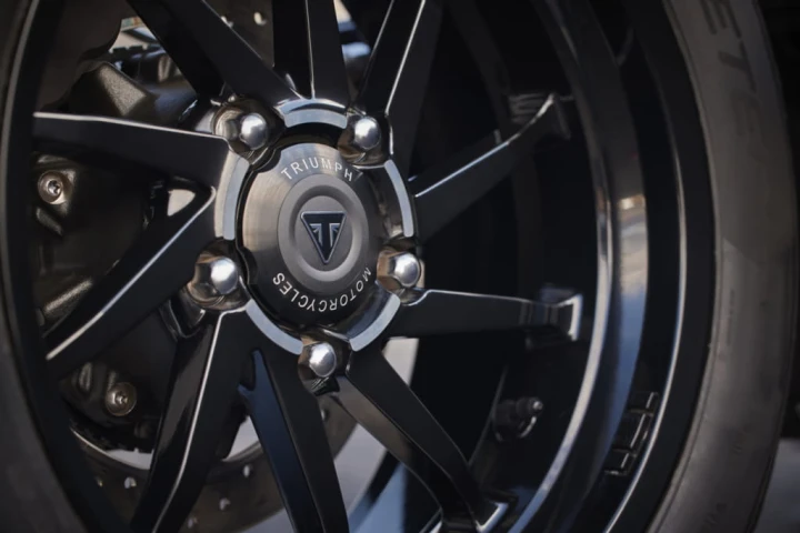 OE_Rocket_3_GT_MY24_7405_JP.jpg